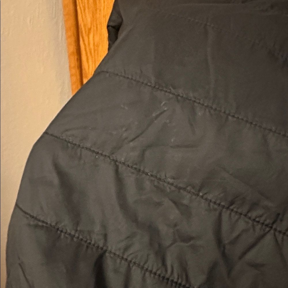 VS PINK light puffer coat - Picture 3 of 3